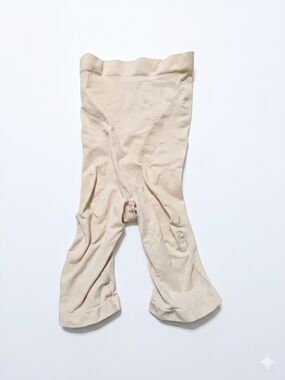 SKIMS NWOT Sculpting Short Mid Thigh Shapewear Sand S High Waist Tummy Control